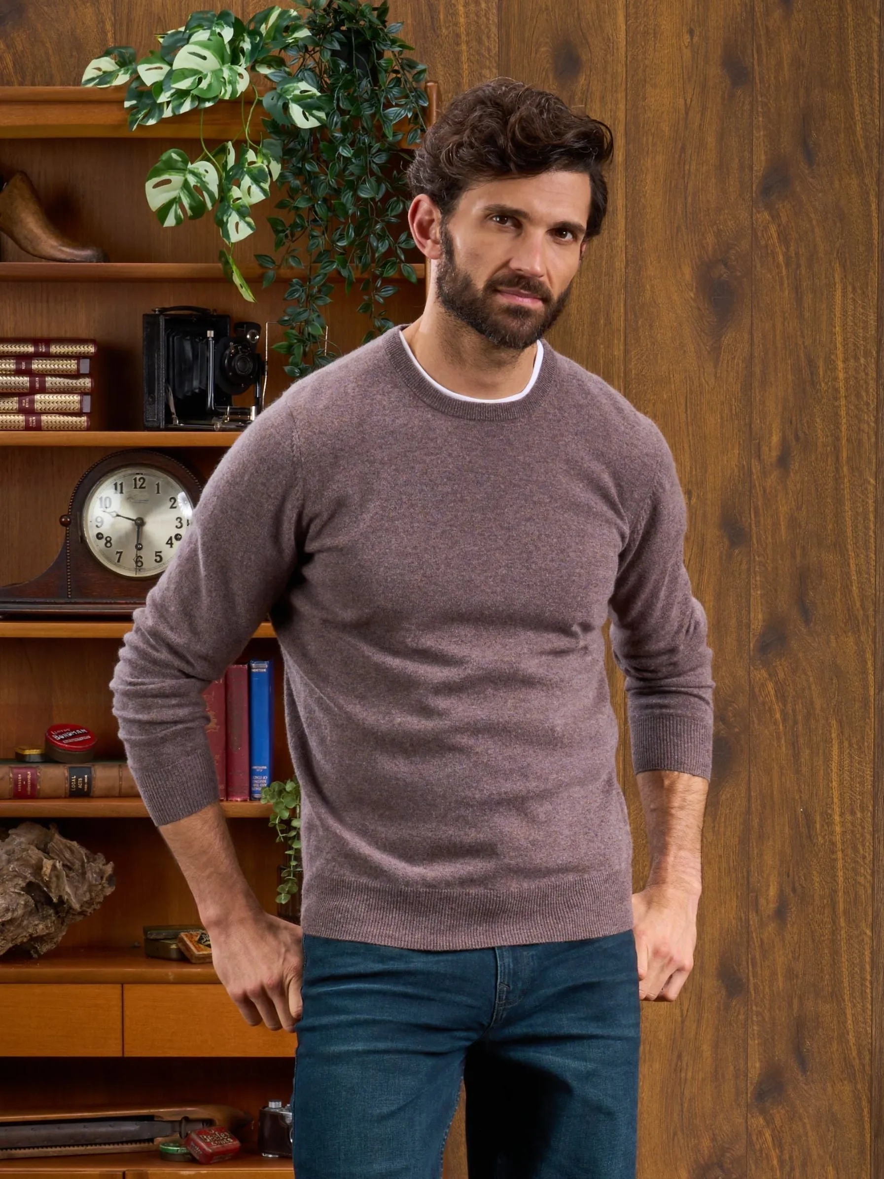 Men's Geelong Lambswool Crew Neck Jumper In Mahogany - Regular Fit