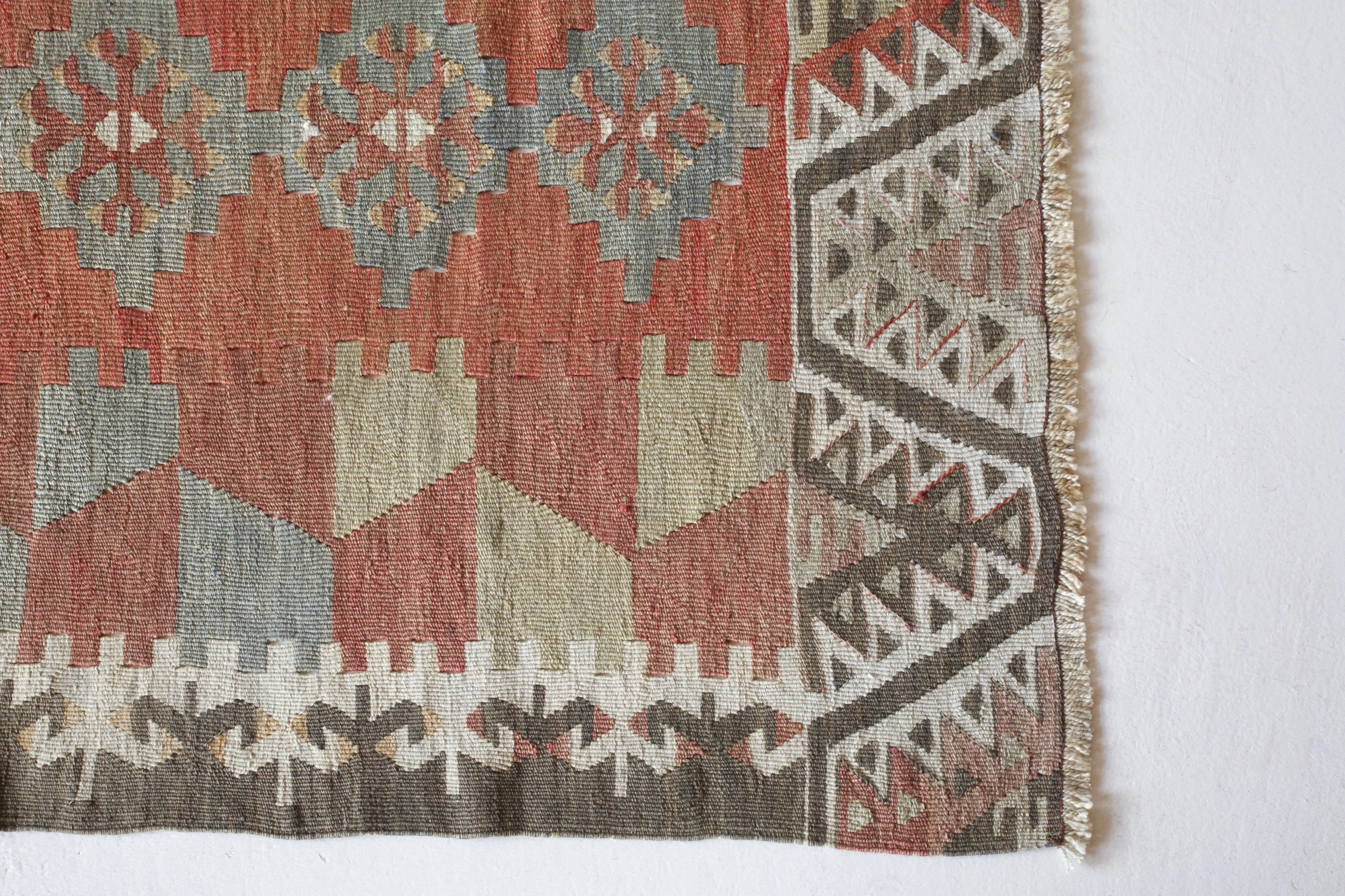 Vintage Anatolian Kilim Rug 3'3"x5'3"